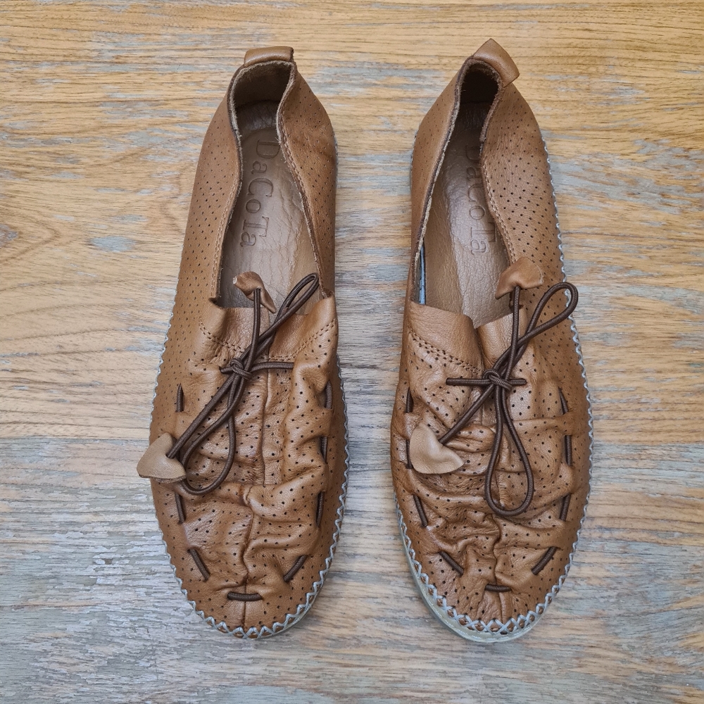 DAKOTA supremely soft leather mocassins light brown size 39